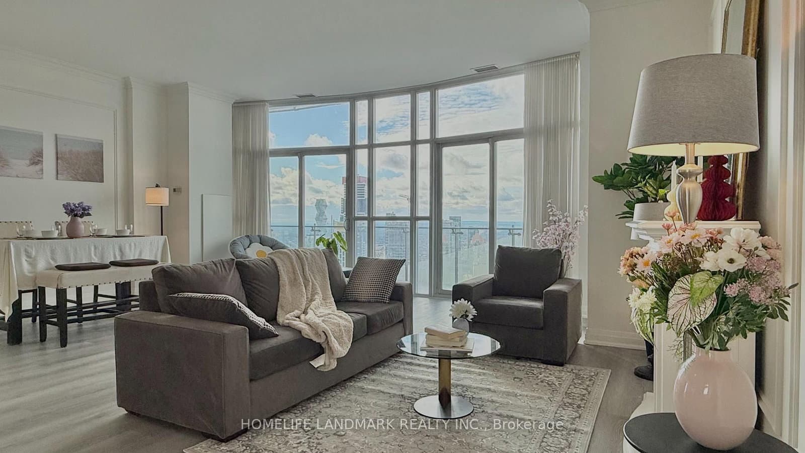 #Ph5004 - 50 Absolute Avenue