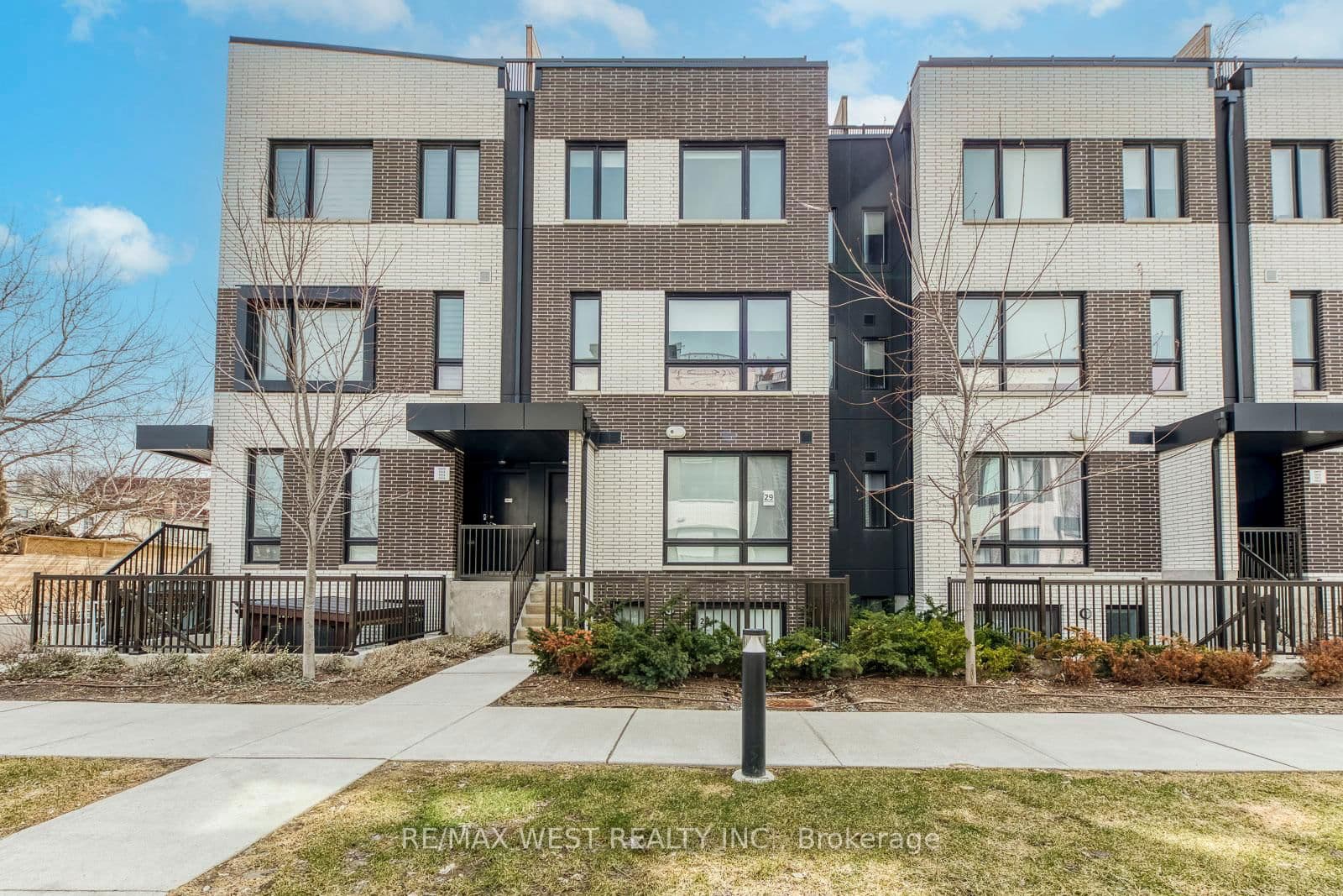 20 Ed Clark Gardens, Unit 14