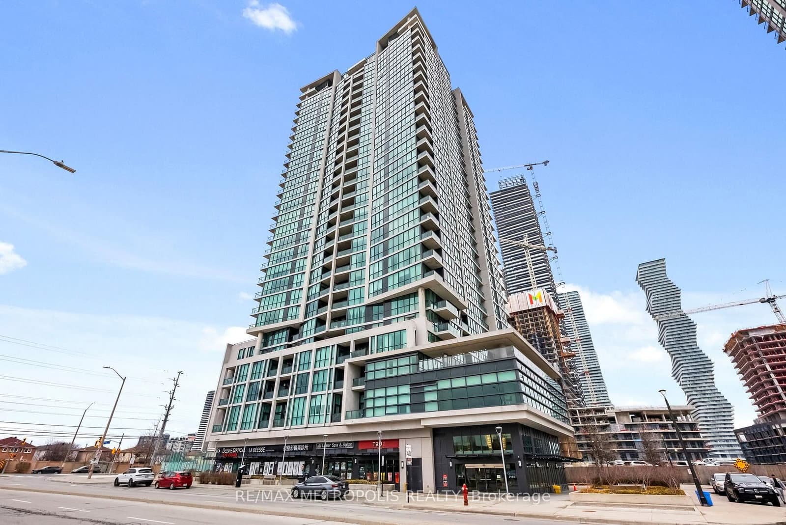 #305 - 3985 Grand Park Drive