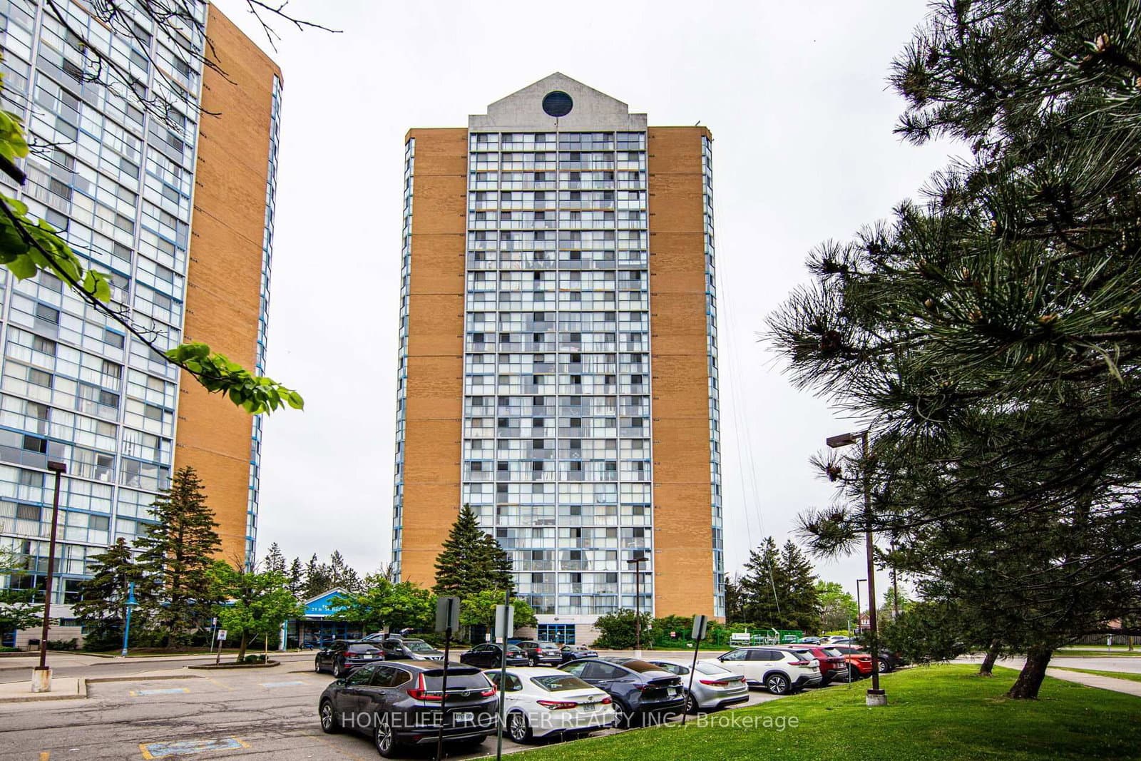 #1015 - 35 Trailwood Drive