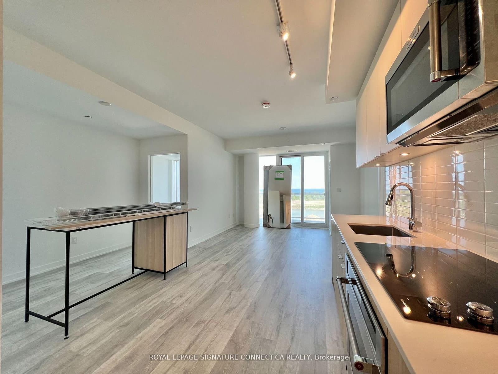 220 Missinnihe Way, Unit 706