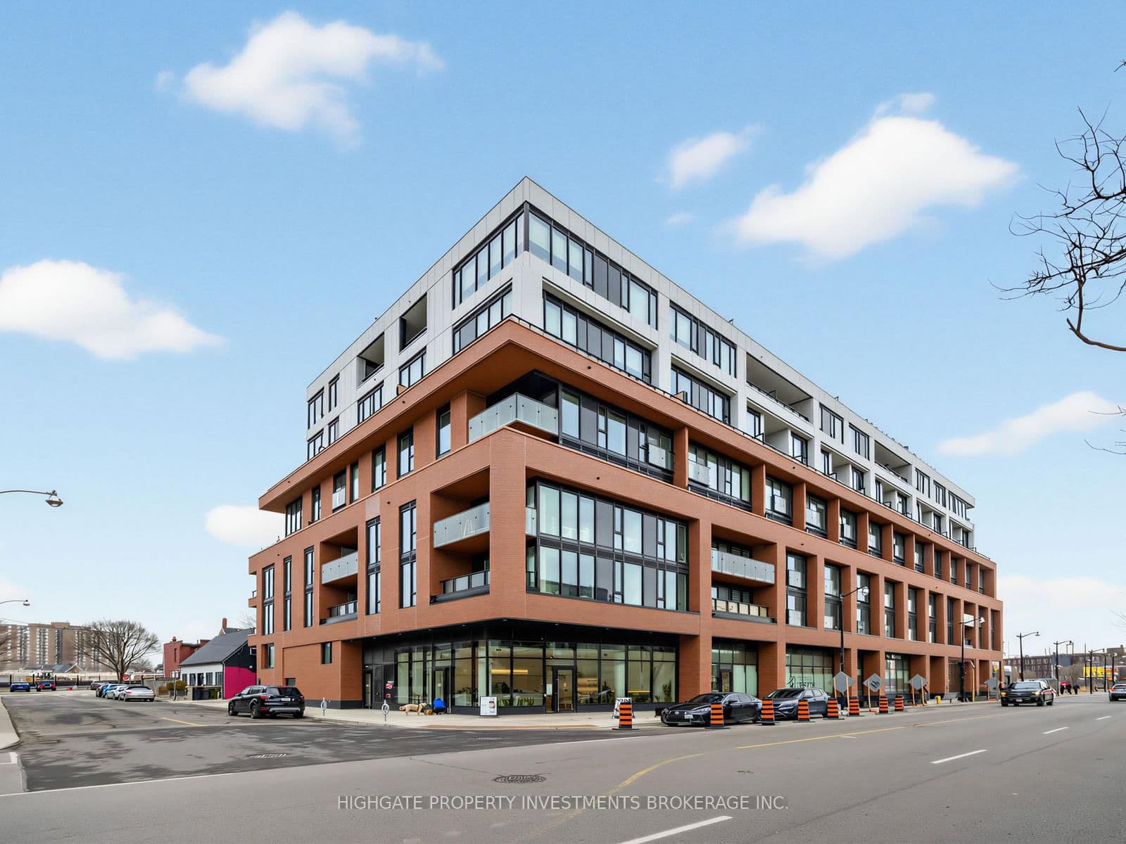 2720 Dundas Street W, Unit 320