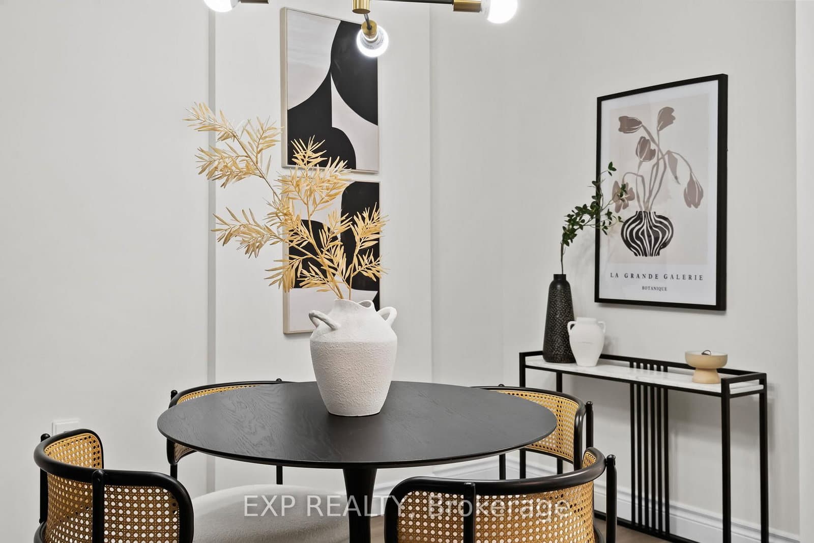 #707 - 25 Fairview Road W