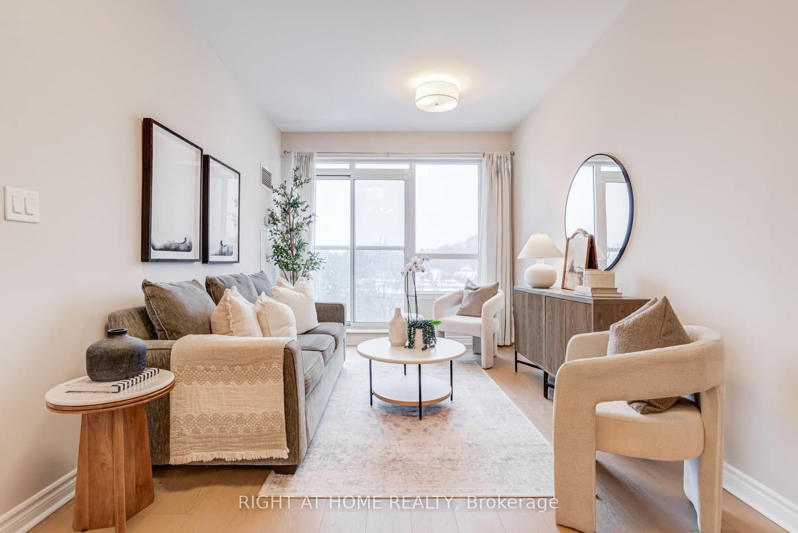 3865 Lake Shore Boulevard W, Unit 307