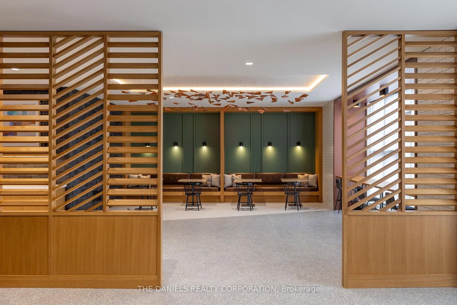 #909 - 2495 Eglinton Avenue W