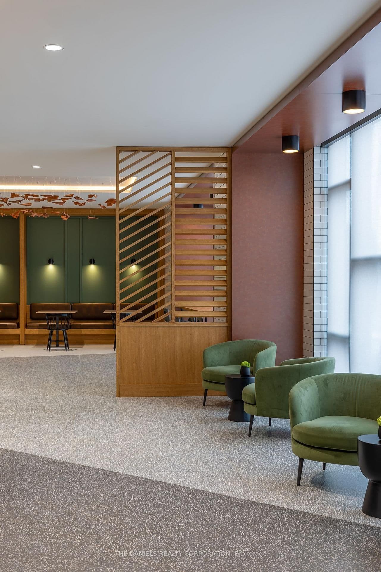 #812 - 2495 Eglinton Avenue W