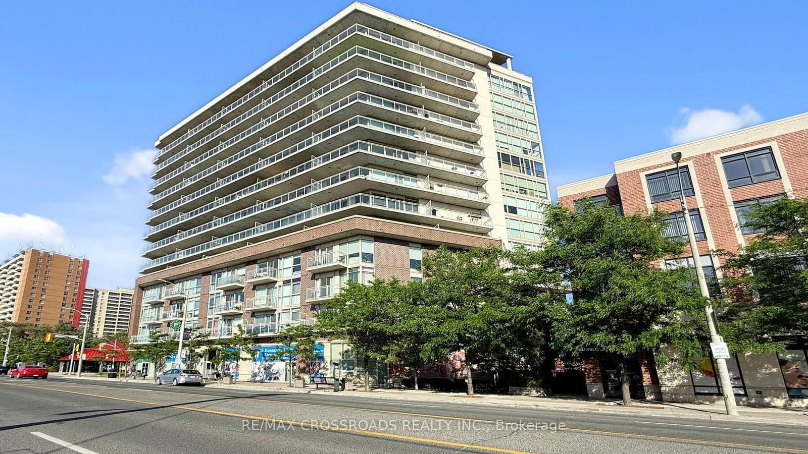 #810 - 5101 Dundas Street W