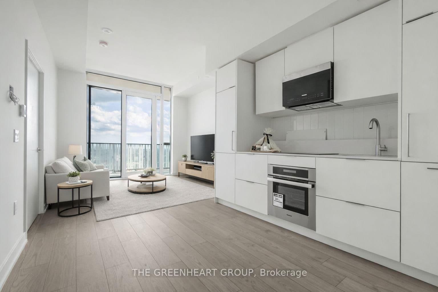 1 Fairview Road E, Unit 1601