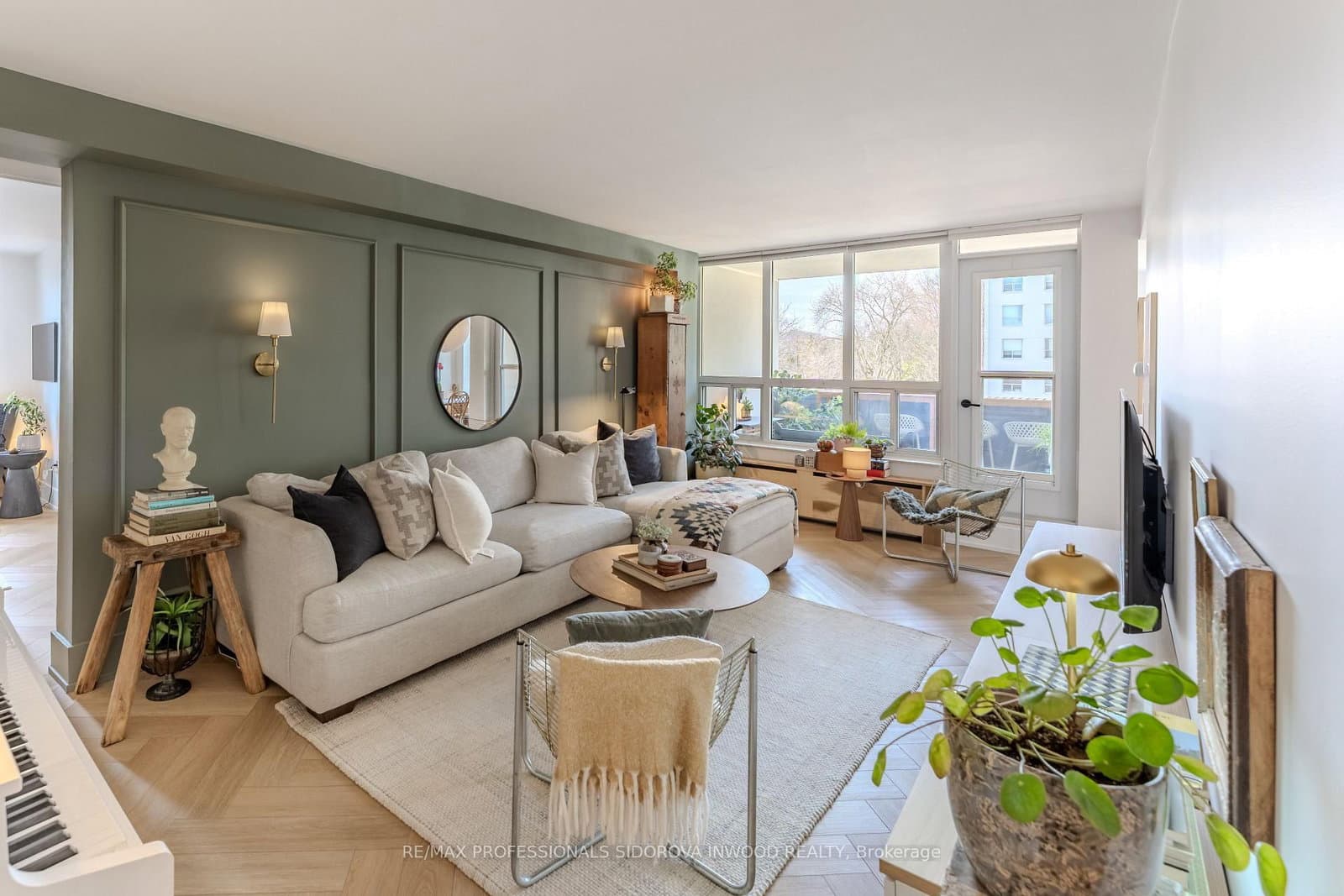 #403 - 45 Southport Street