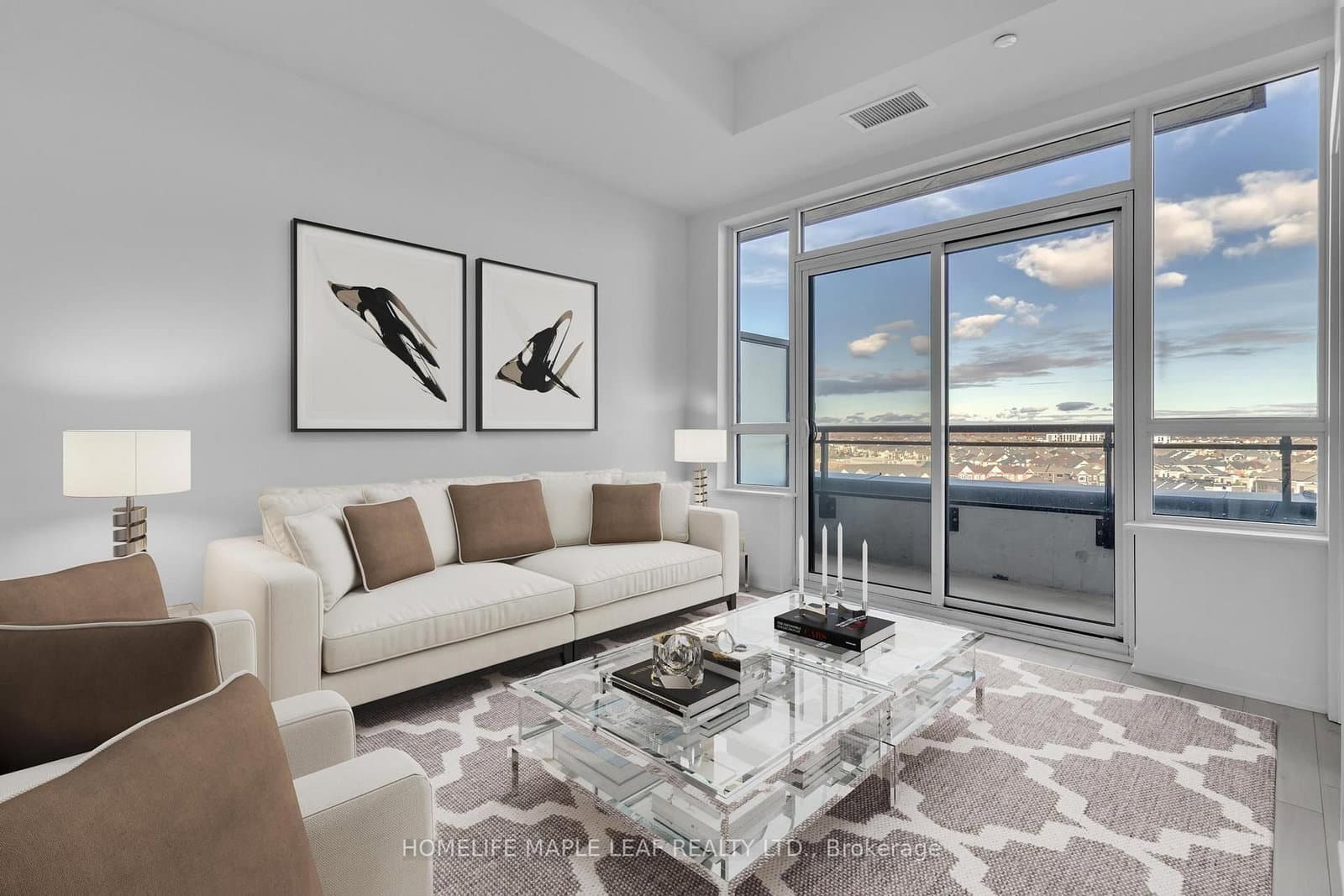 #LPH01 - 395 Dundas Street W