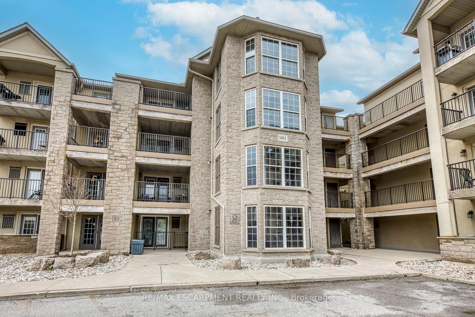 #302 - 1411 Walkers Line