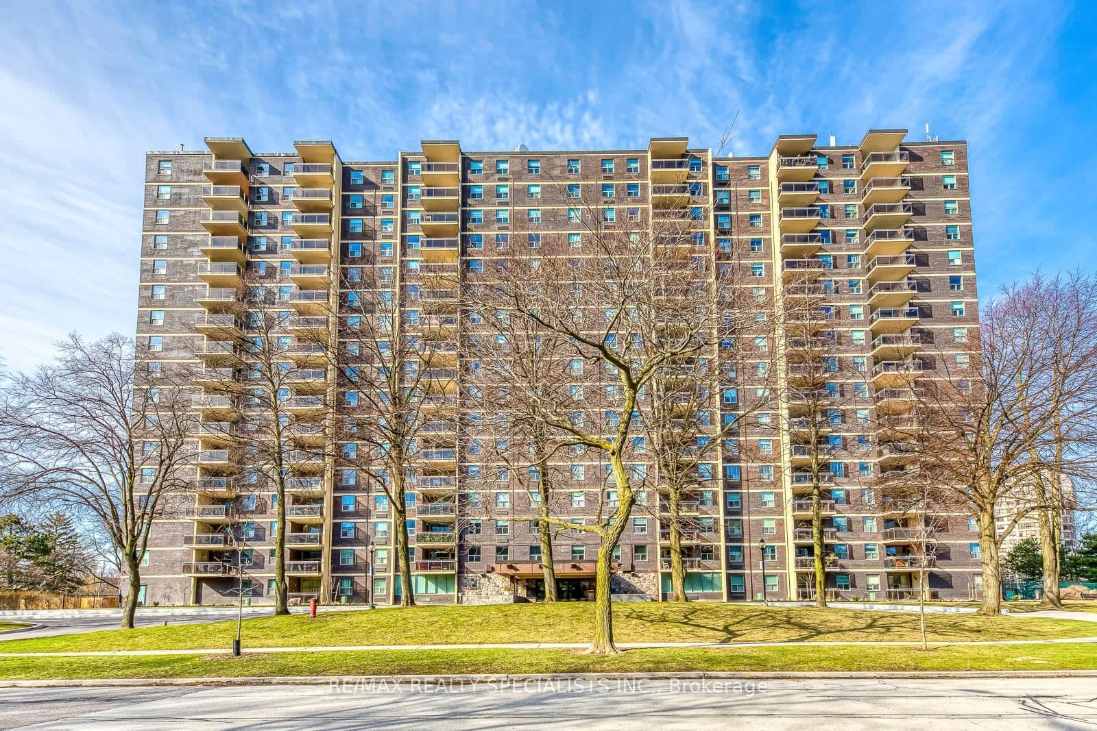 #405 - 966 Inverhouse Drive