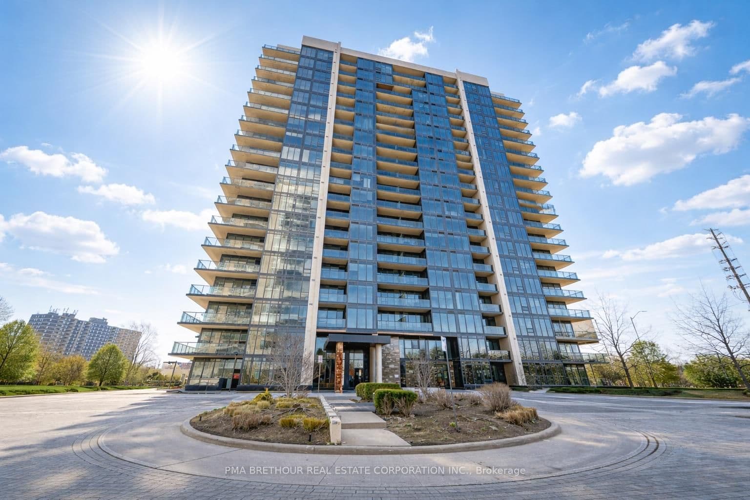 #1811 - 1035 Southdown Road