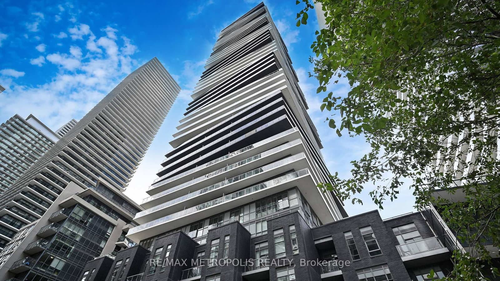 #3307 - 56 Annie Craig Drive