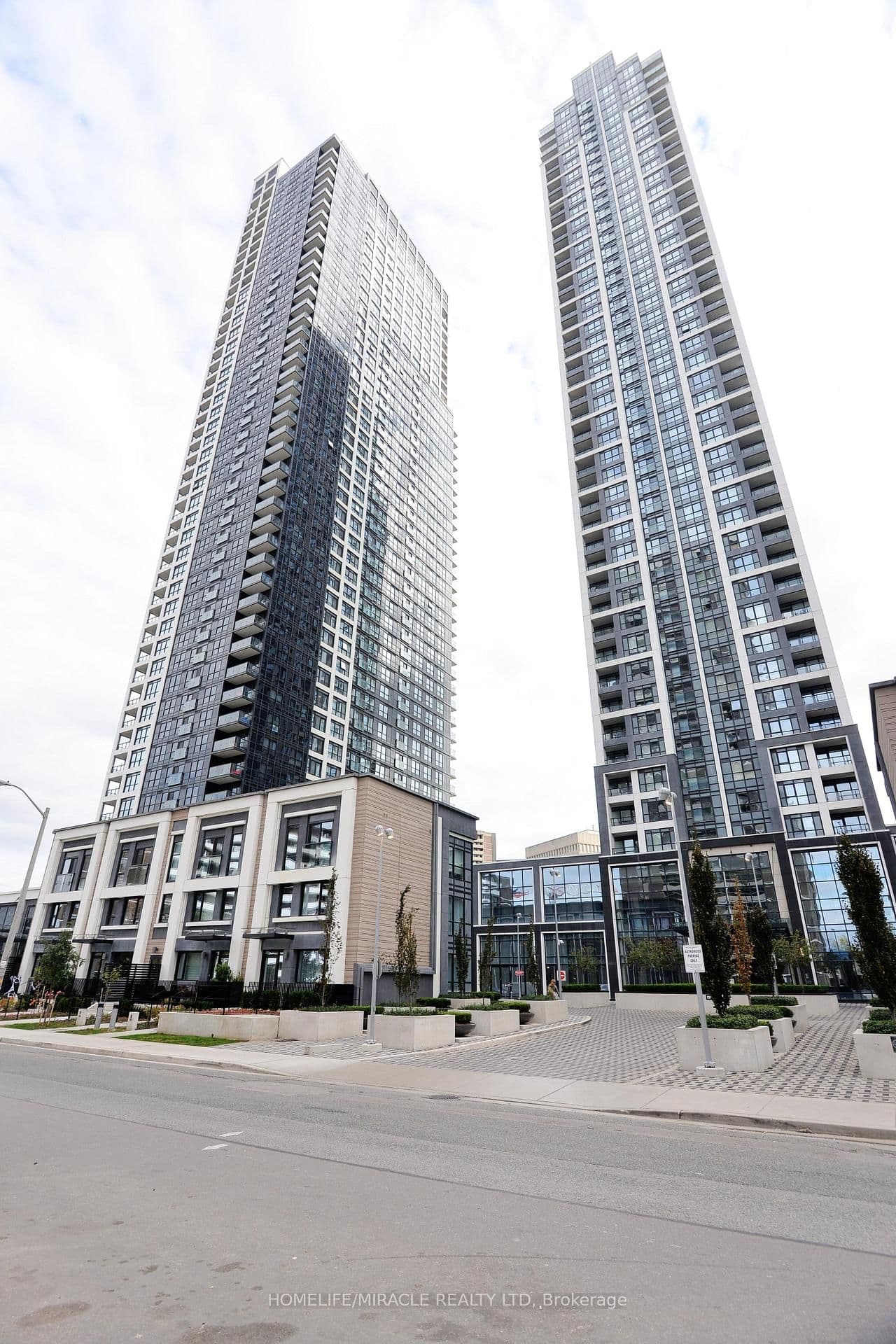 #1732 - 5 Mabelle Avenue