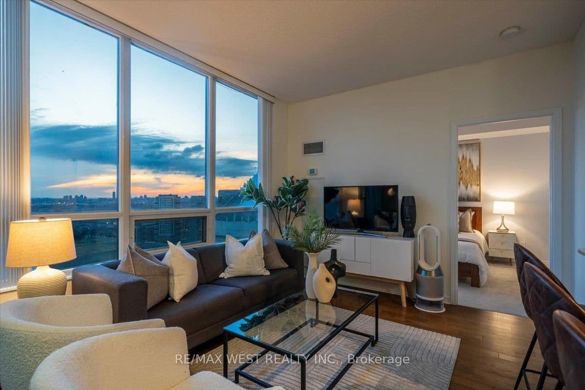 #3302 - 2240 Lake Shore Boulevard W