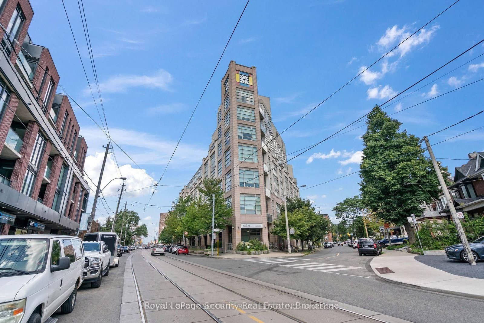#511 - 437 Roncesvalles Avenue