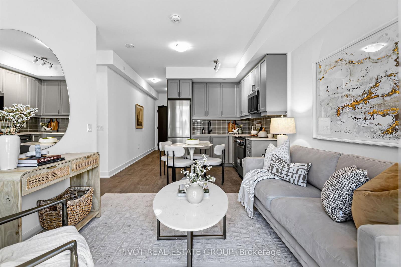 #512 - 2333 Khalsa Gate