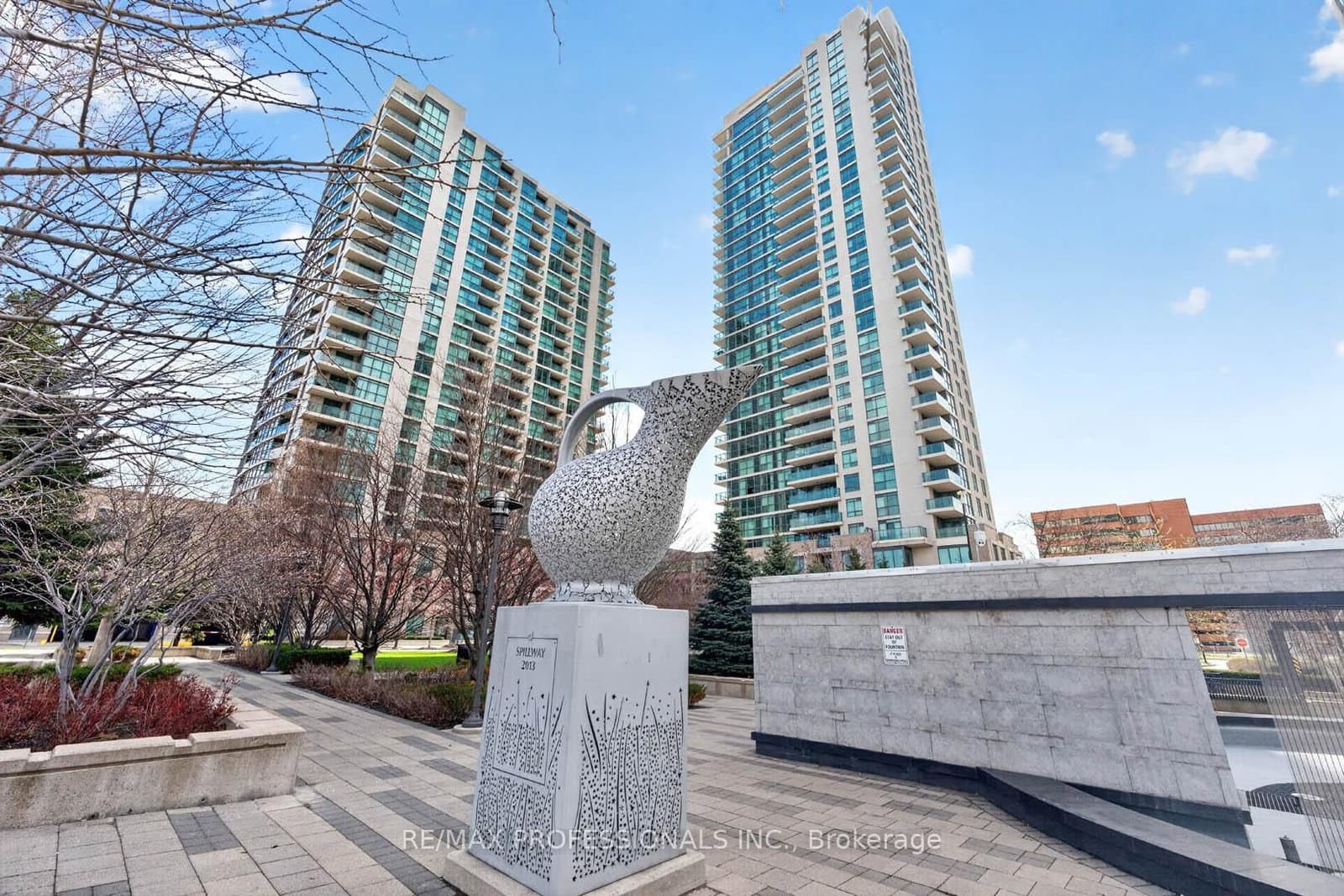 #2010 - 215 Sherway Gardens Road