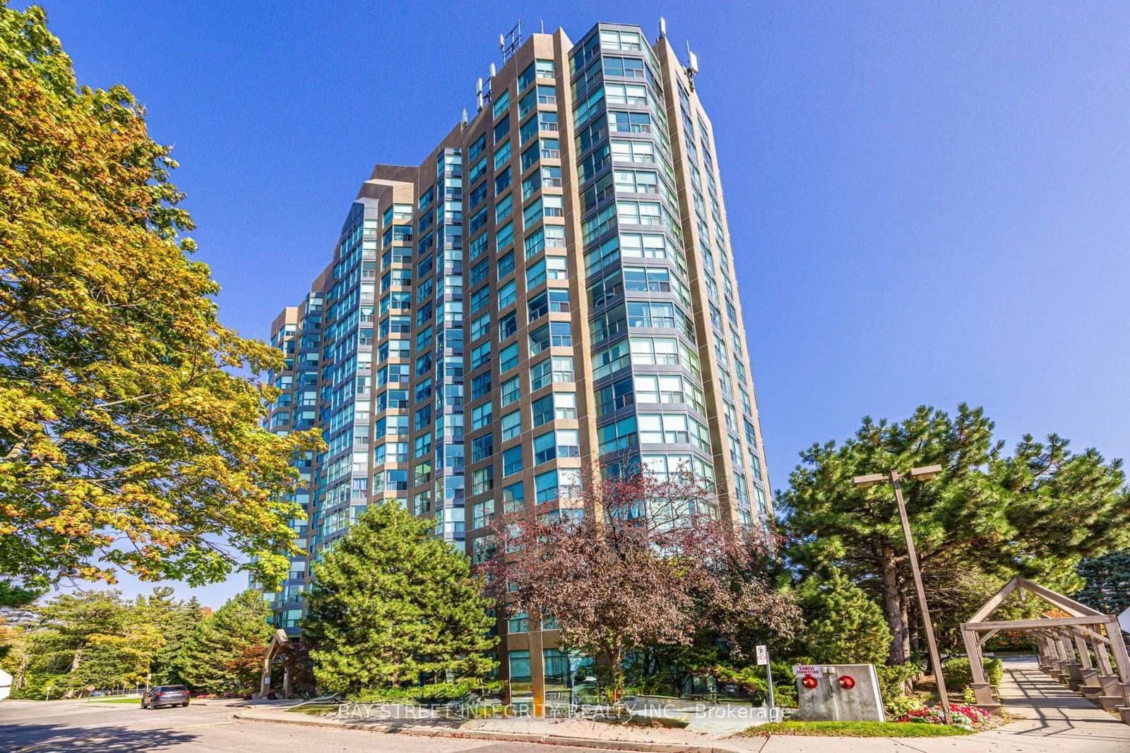 #1606 - 2177 Burnhamthorpe Road W