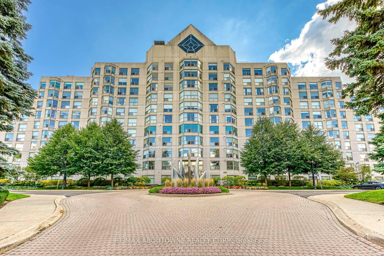 #613 - 1700 The Collegeway