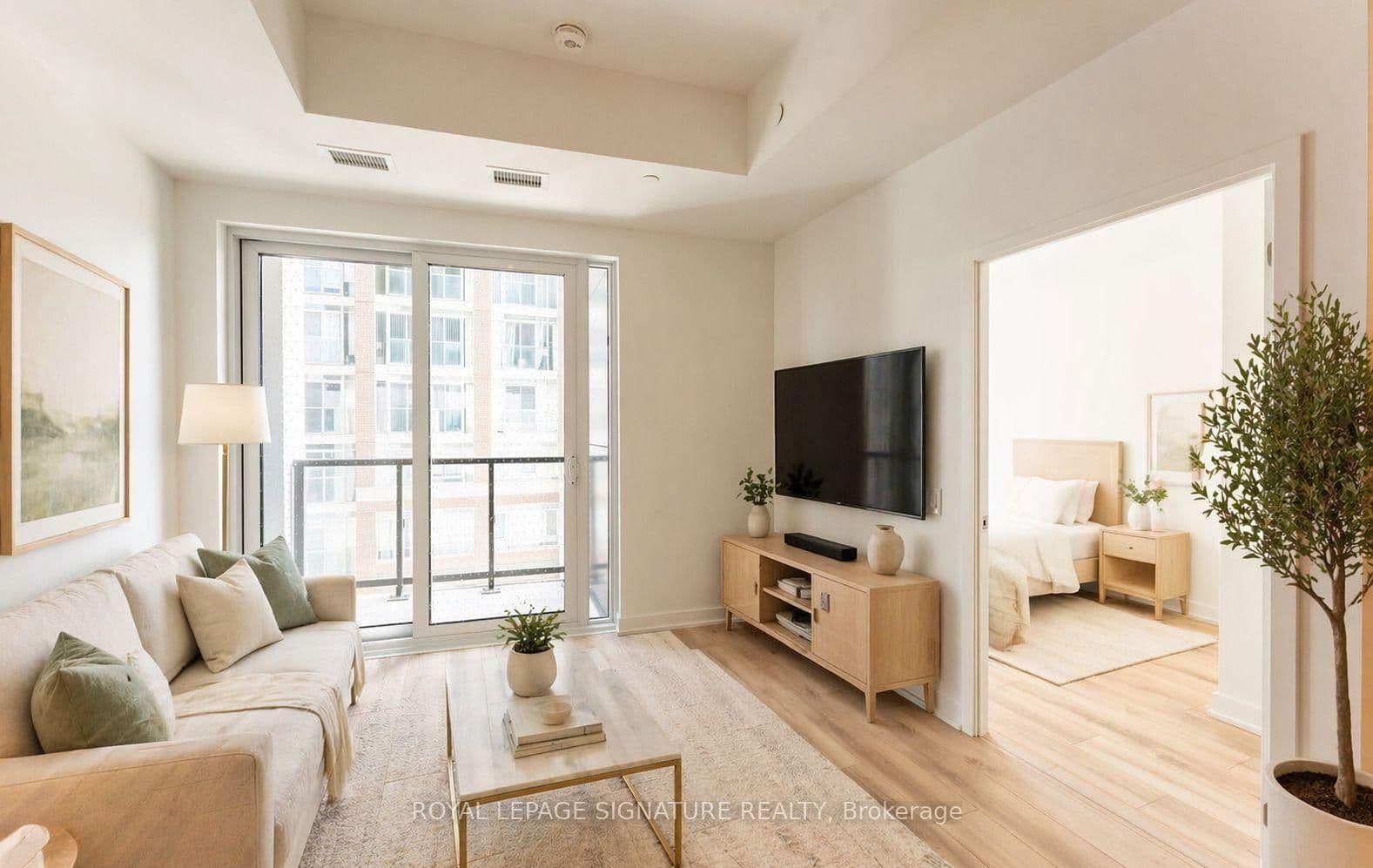 1660 Bloor Street W, Unit 404
