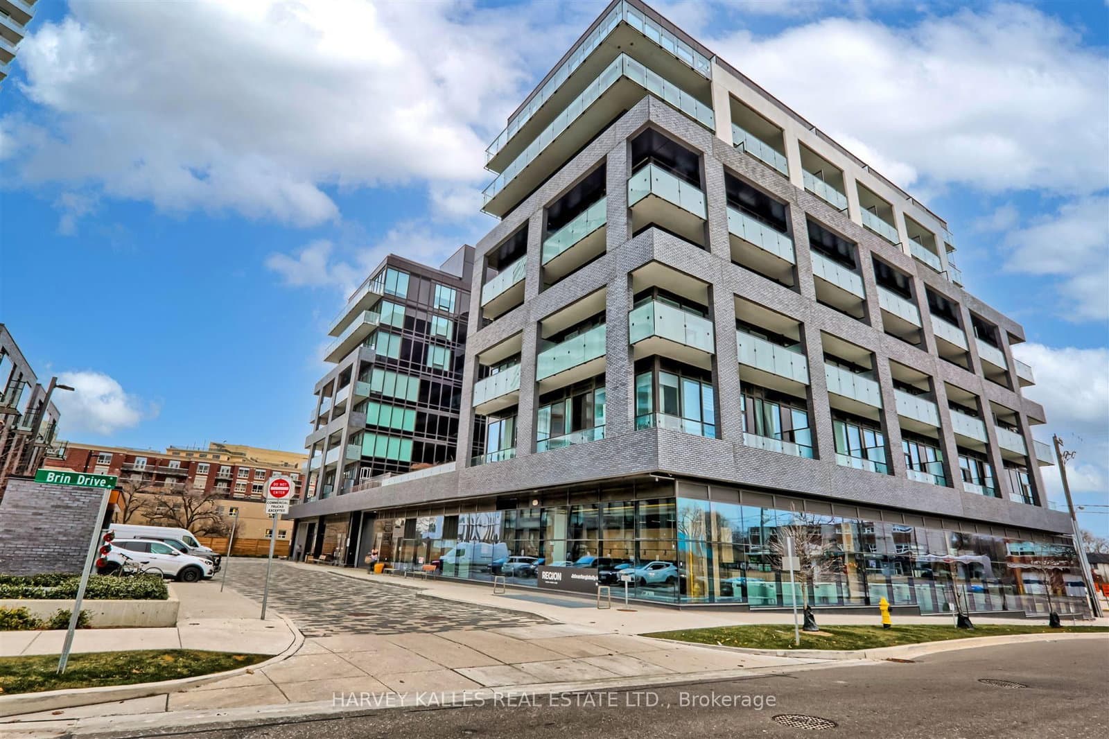#412 - 4208 Dundas Street W