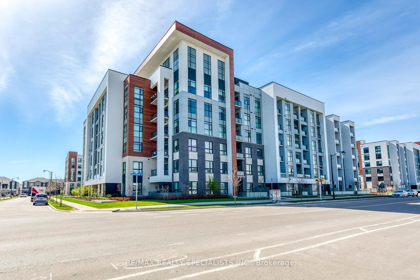 460 Gordon Krantz Avenue, Unit 201