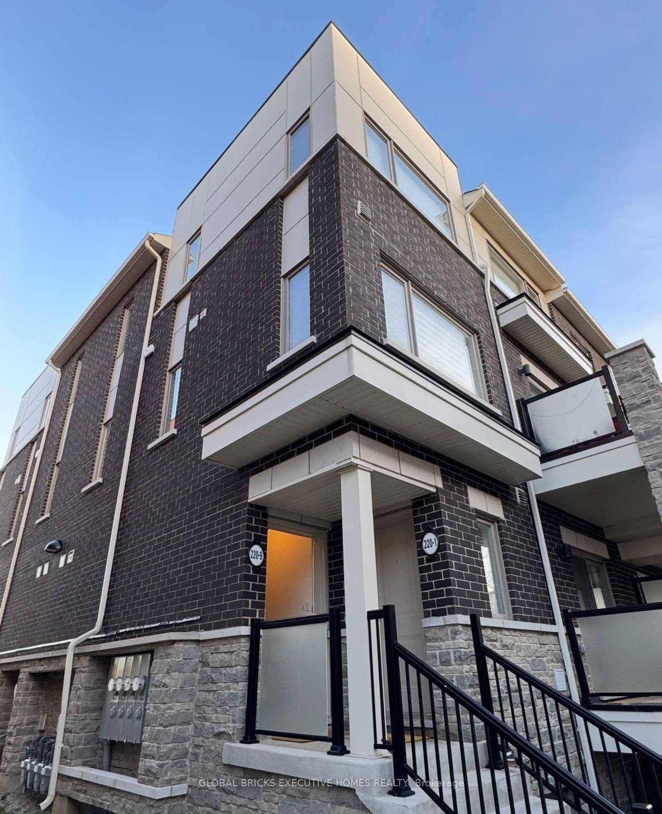 220 Lagerfeld Drive, Unit 9