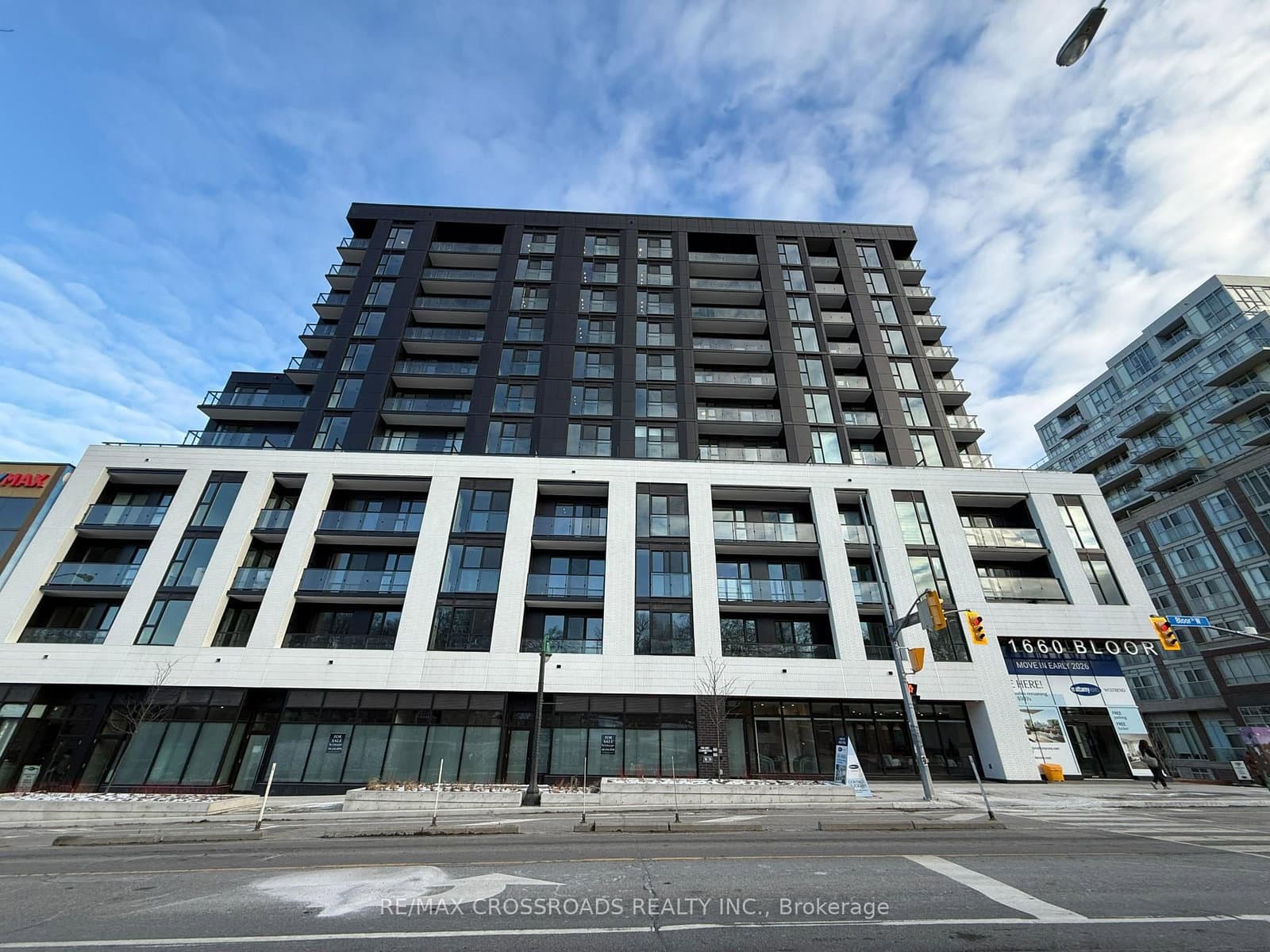 1660 Bloor Street W, Unit 914