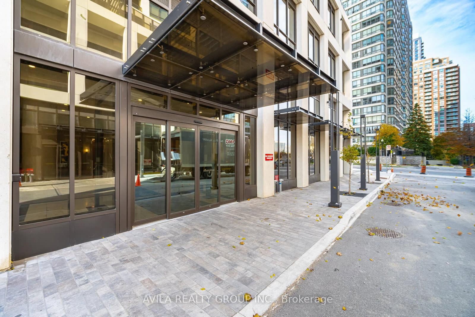 #1910 - 36 Elm Drive W