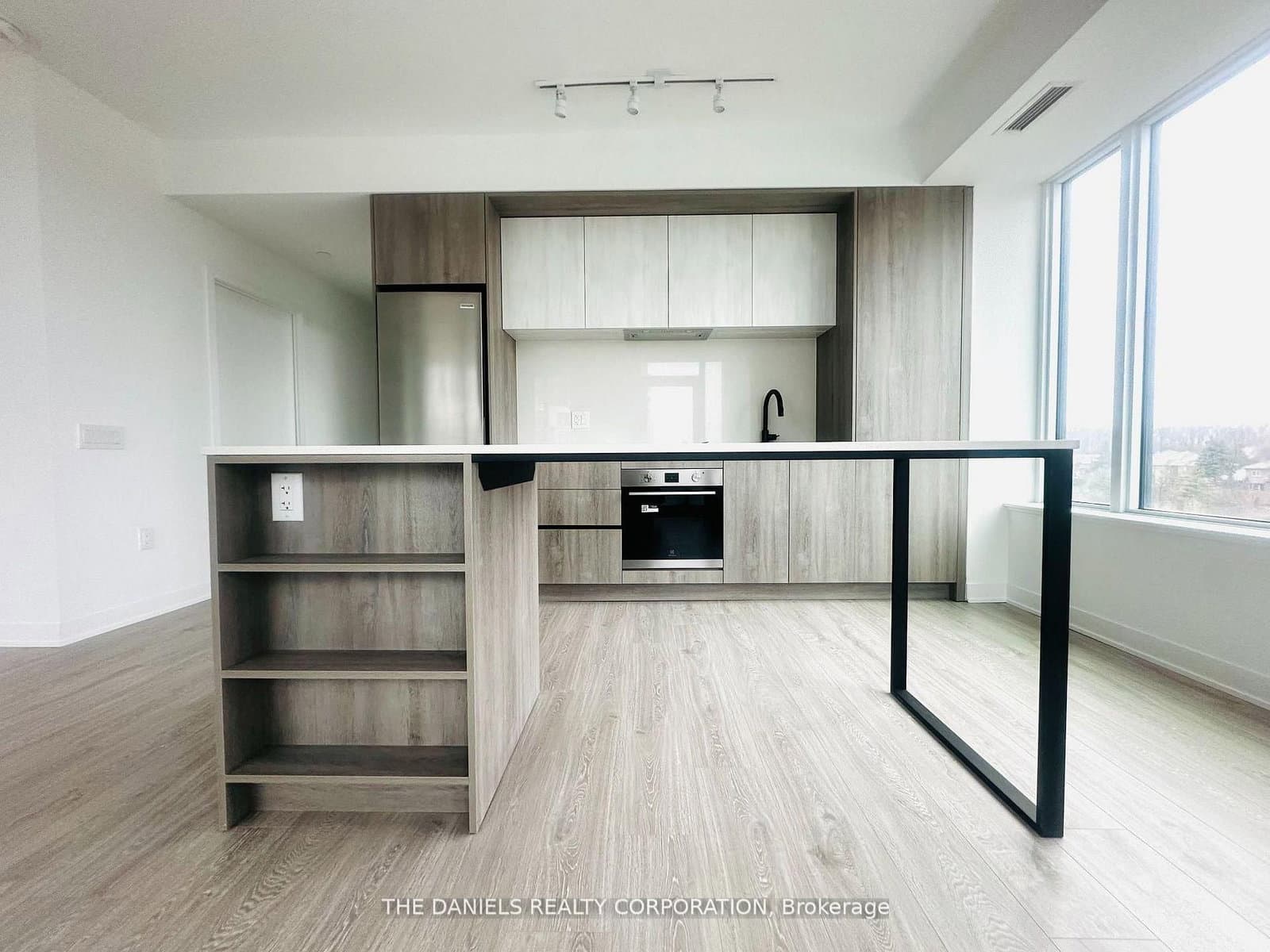 #615 - 2495 Eglinton Avenue W