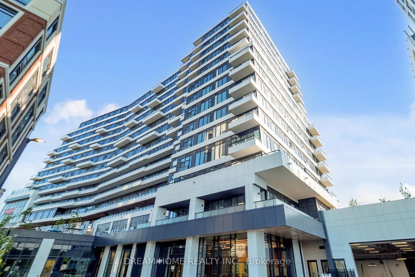 #621 - 2485 Eglinton Avenue W