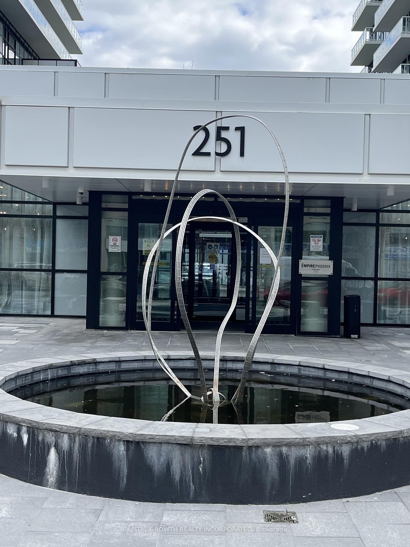 #622 - 251 Manitoba Street