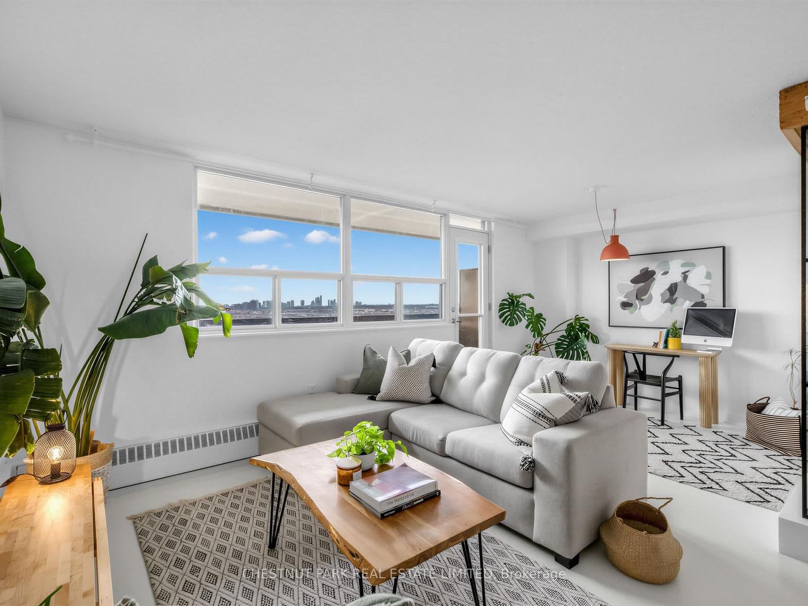 #1210 - 541 Blackthorn Avenue