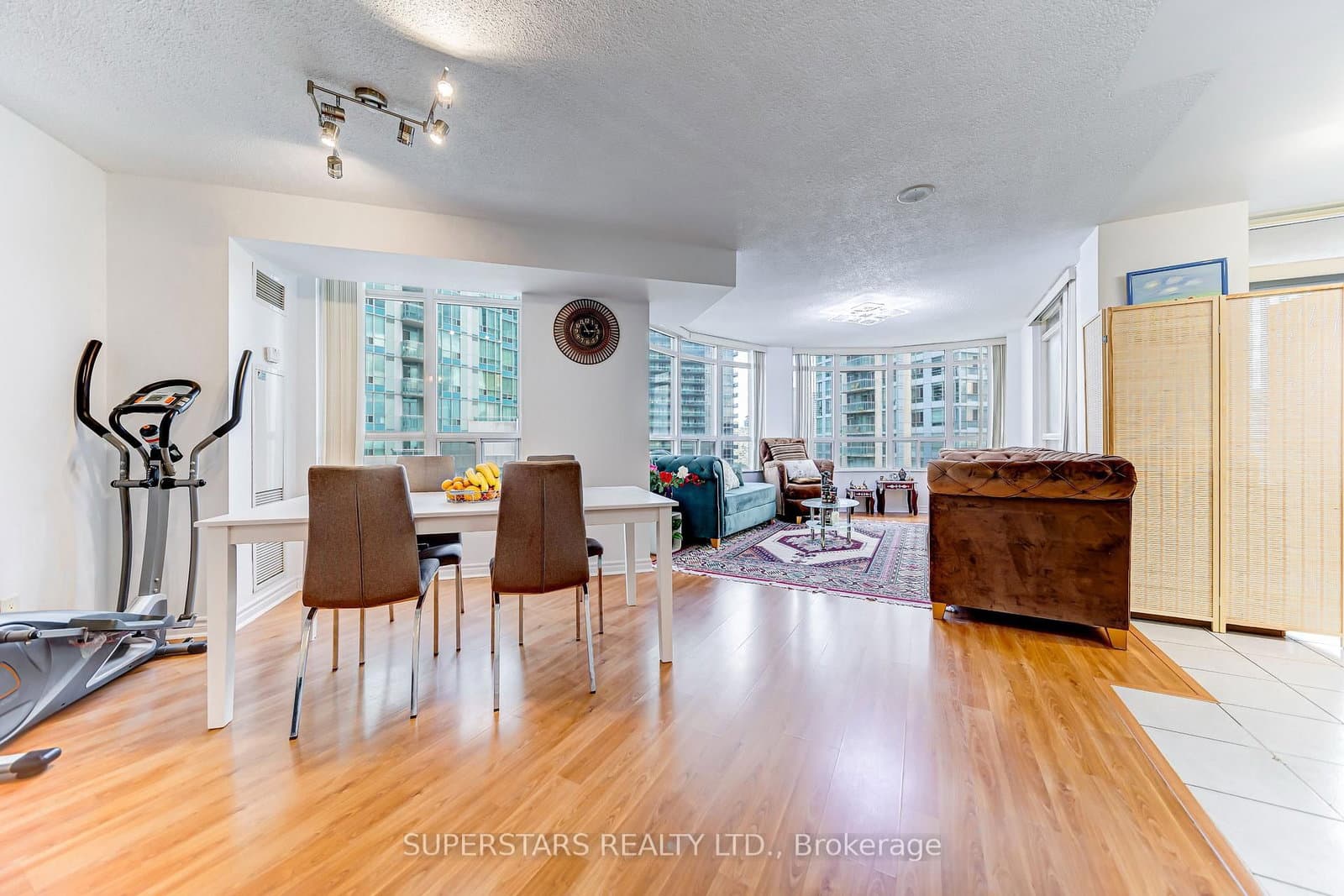 3888 Duke Of York Boulevard, Unit 1225