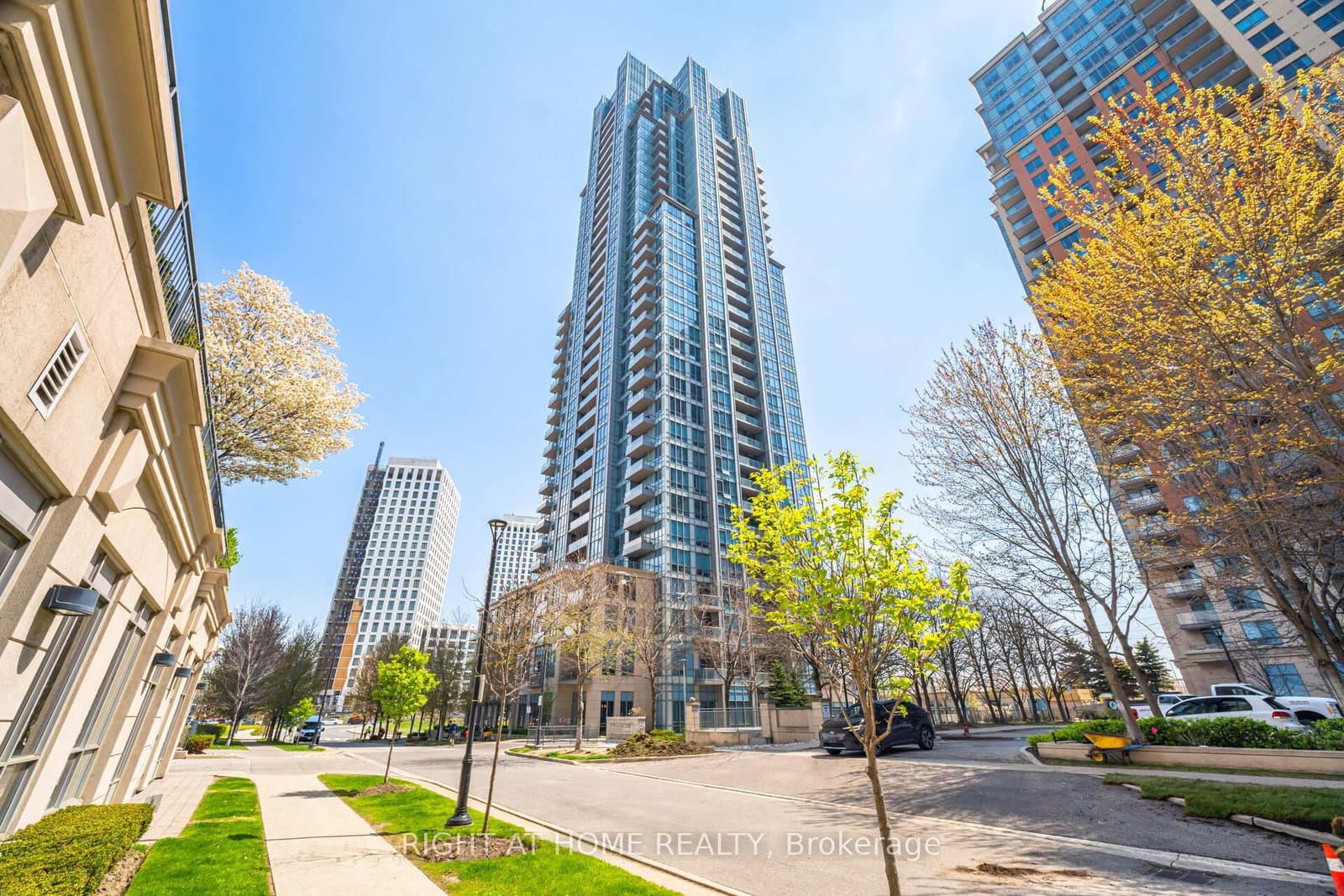 #307 - 15 Viking Lane