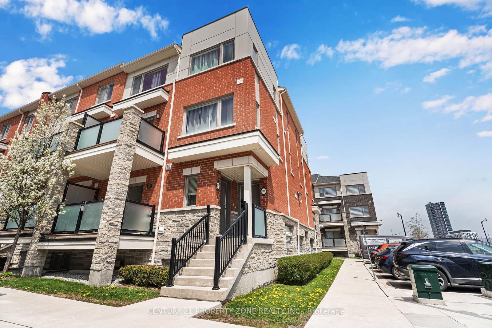 250 Lagerfeld Drive, Unit 4