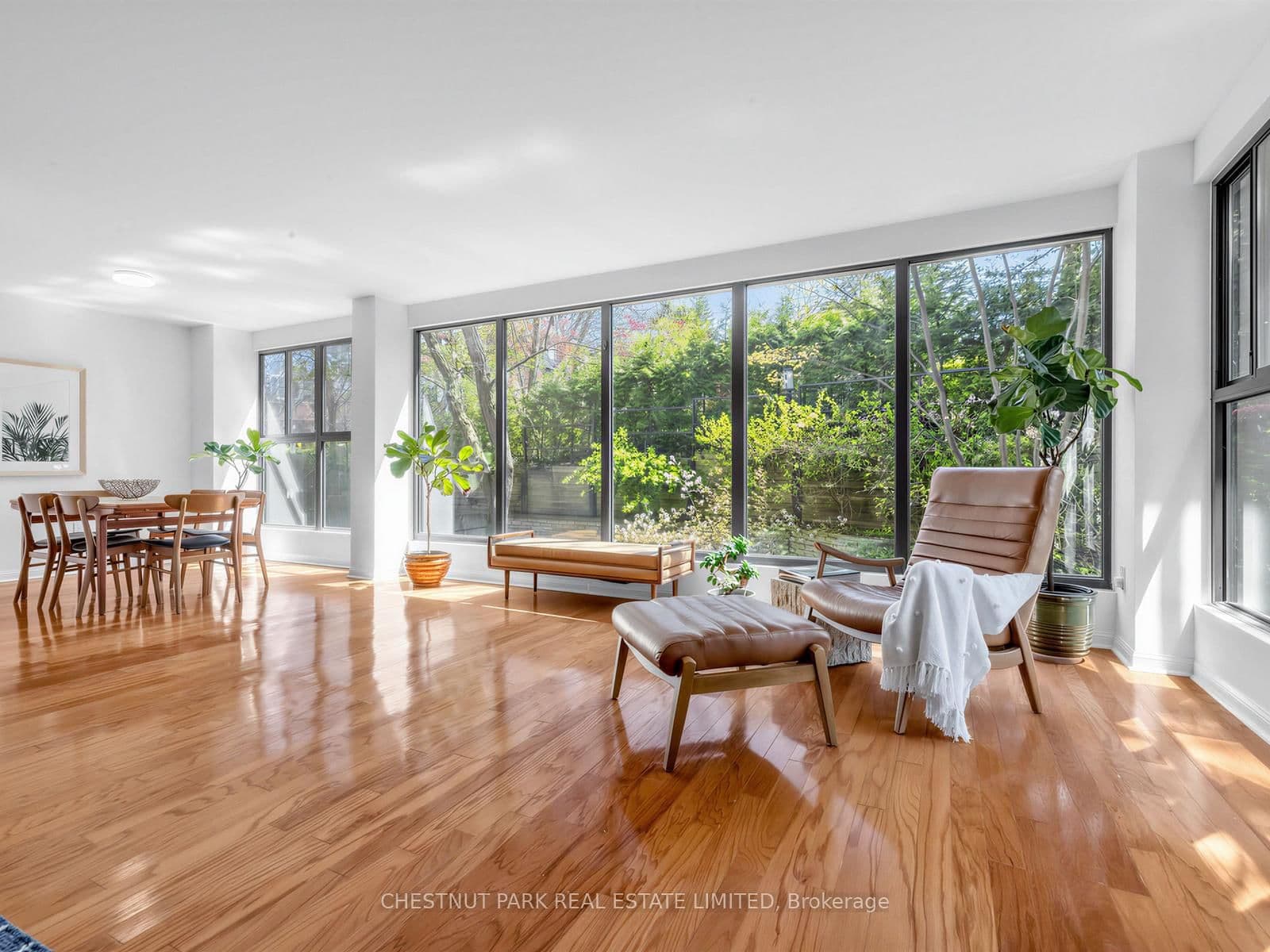 #202 - 2545 Bloor Street W