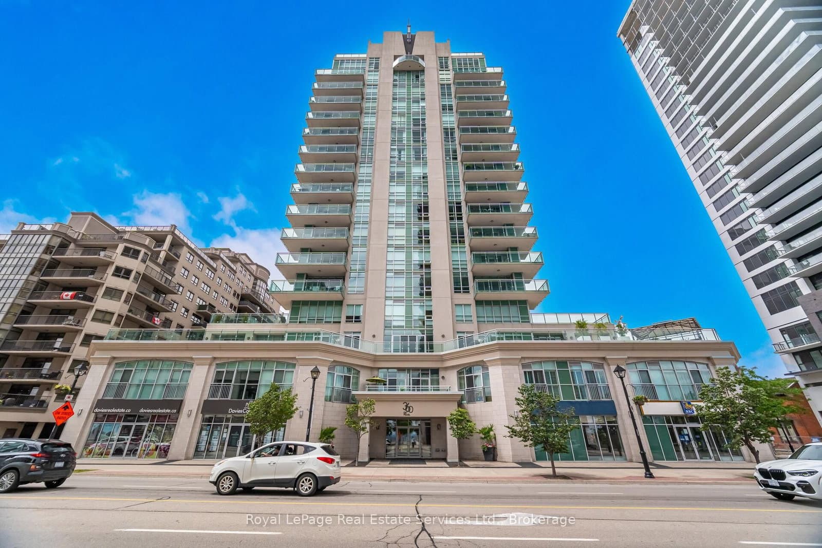 #303 - 360 Pearl Street