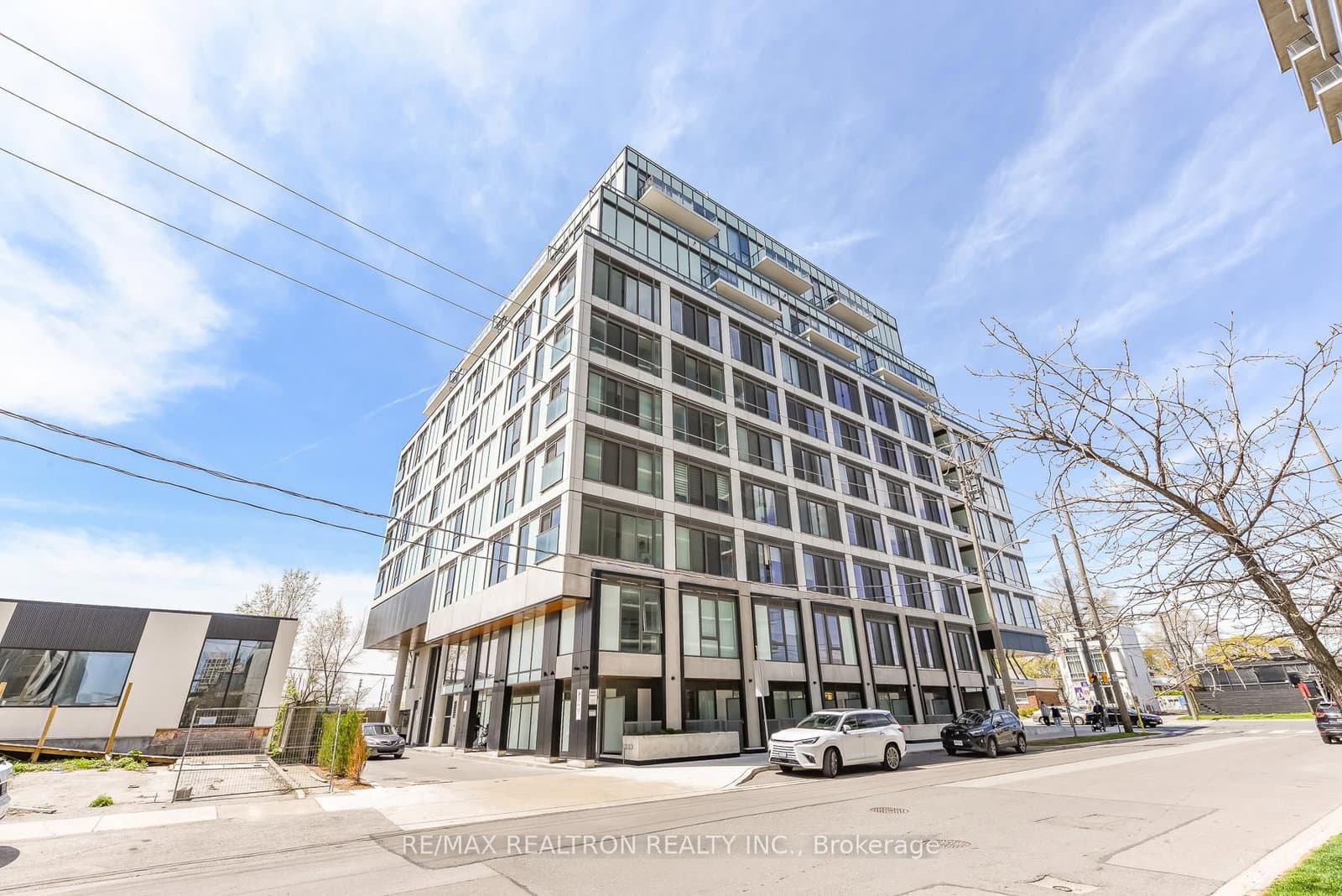 #513 - 1195 The Queensway