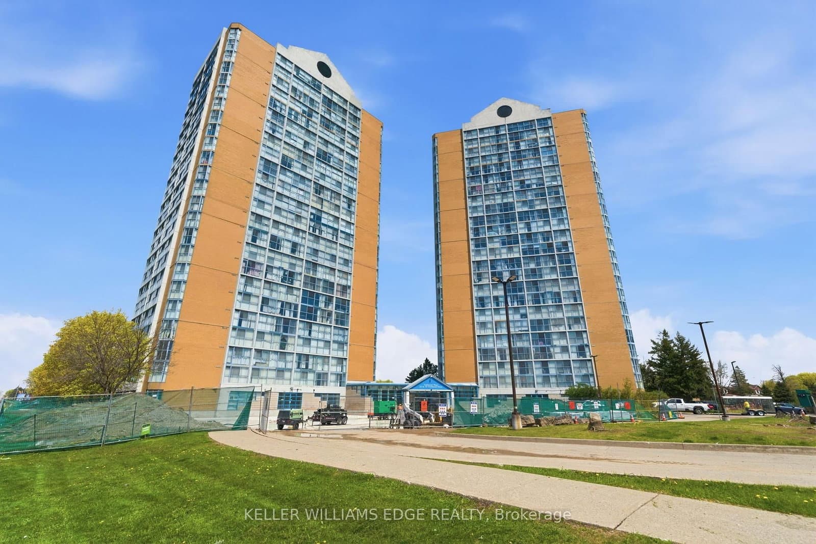 #2206 - 25 Trailwood Drive