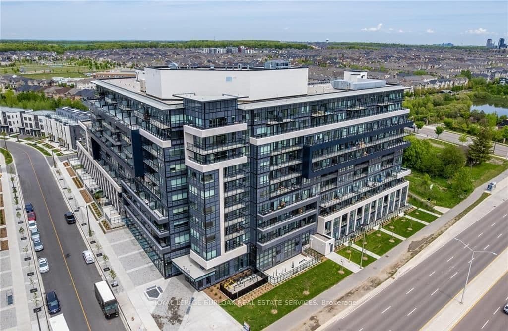 #801 - 395 Dundas Street W
