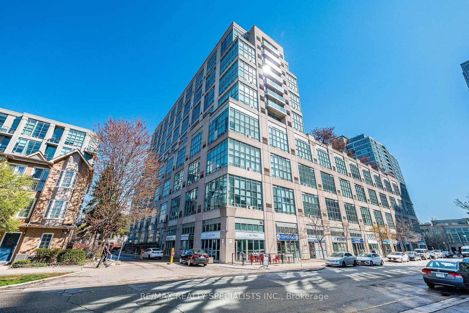 #838 - 250 Manitoba Street