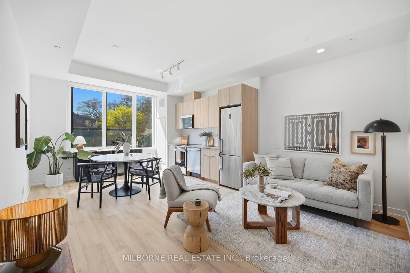 #207 - 1660 Bloor Street W