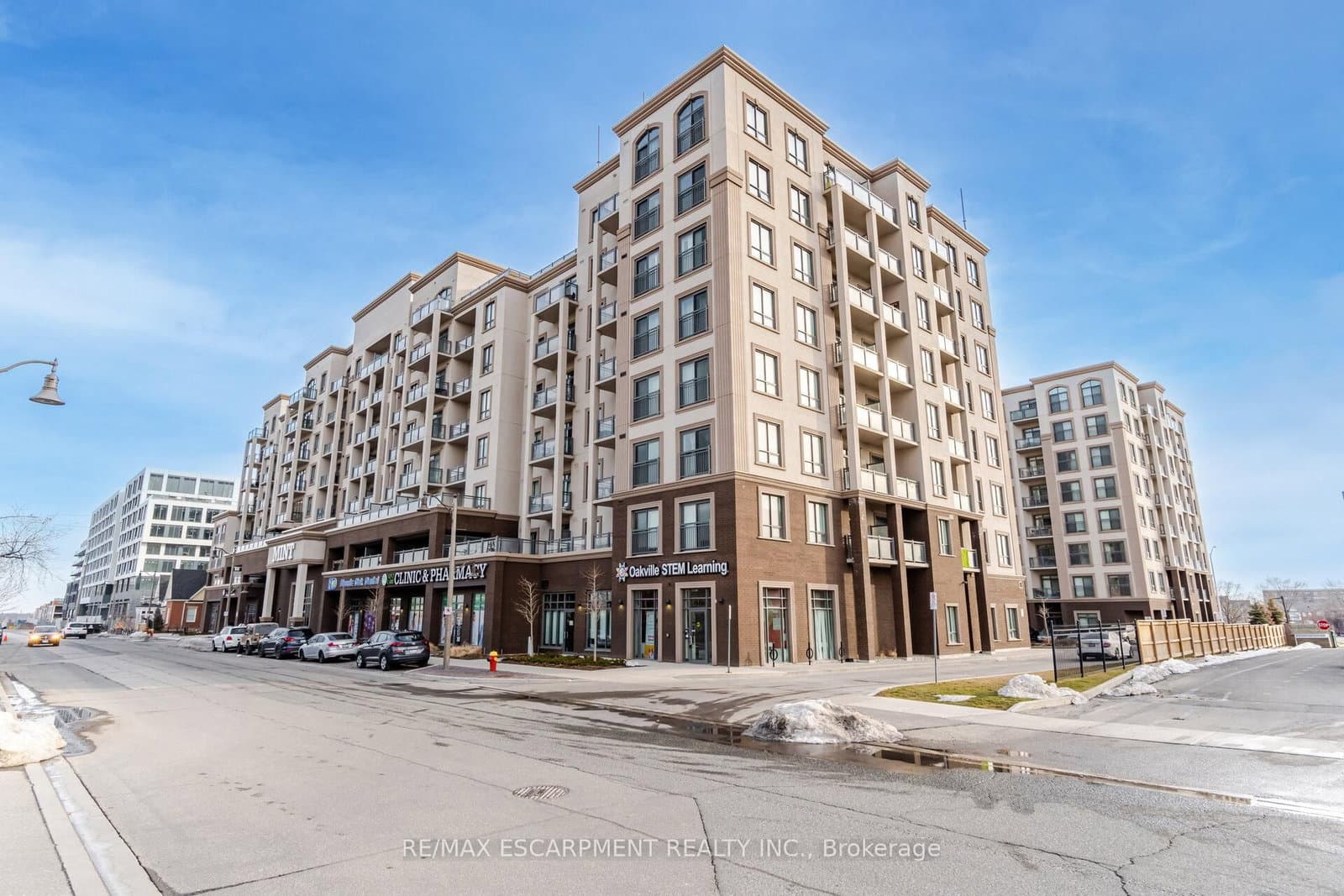 #PH #811 - 2486 Old Bronte Road