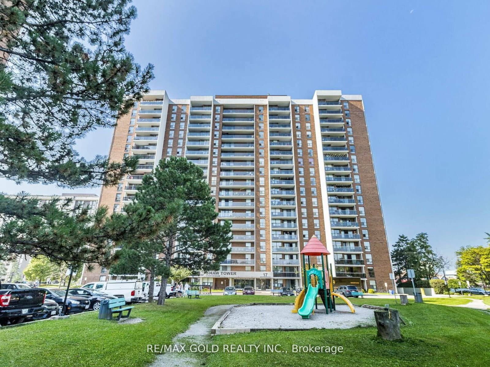 #903 - 17 Knightsbridge Road