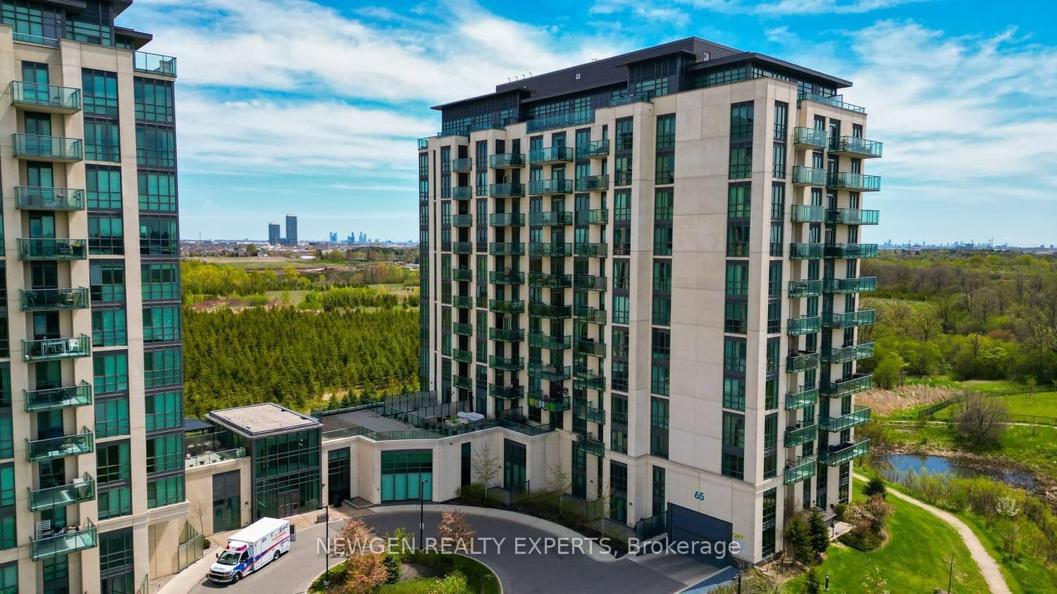 #808 - 65 Yorkland Boulevard