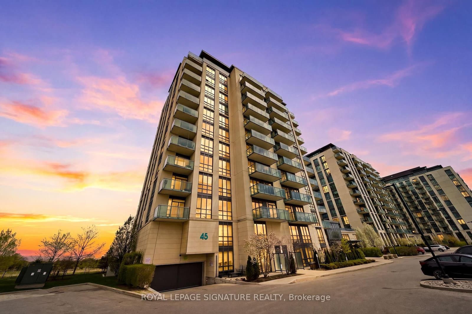 #806 - 45 Yorkland Boulevard