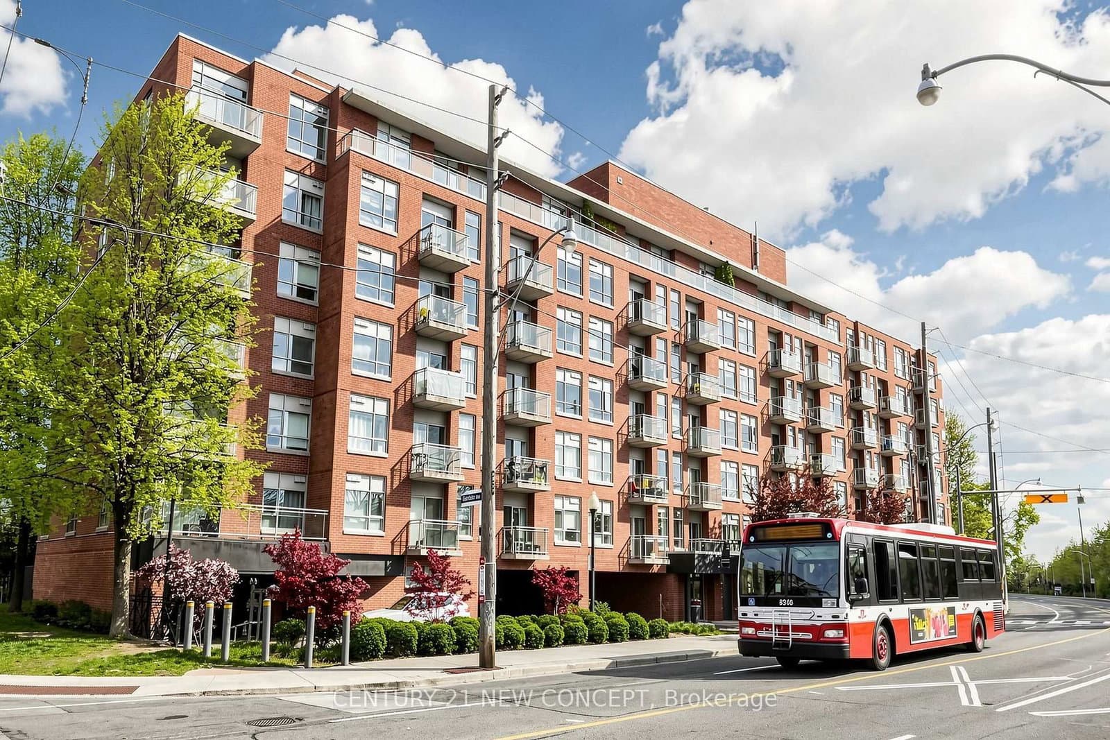 #614 - 2495 Dundas Street W